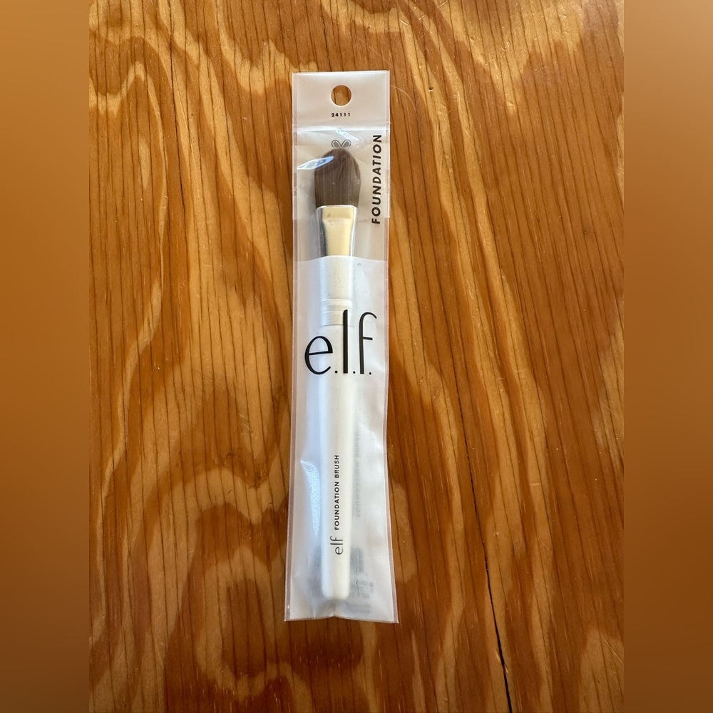 e.l.f. Foundation Brush